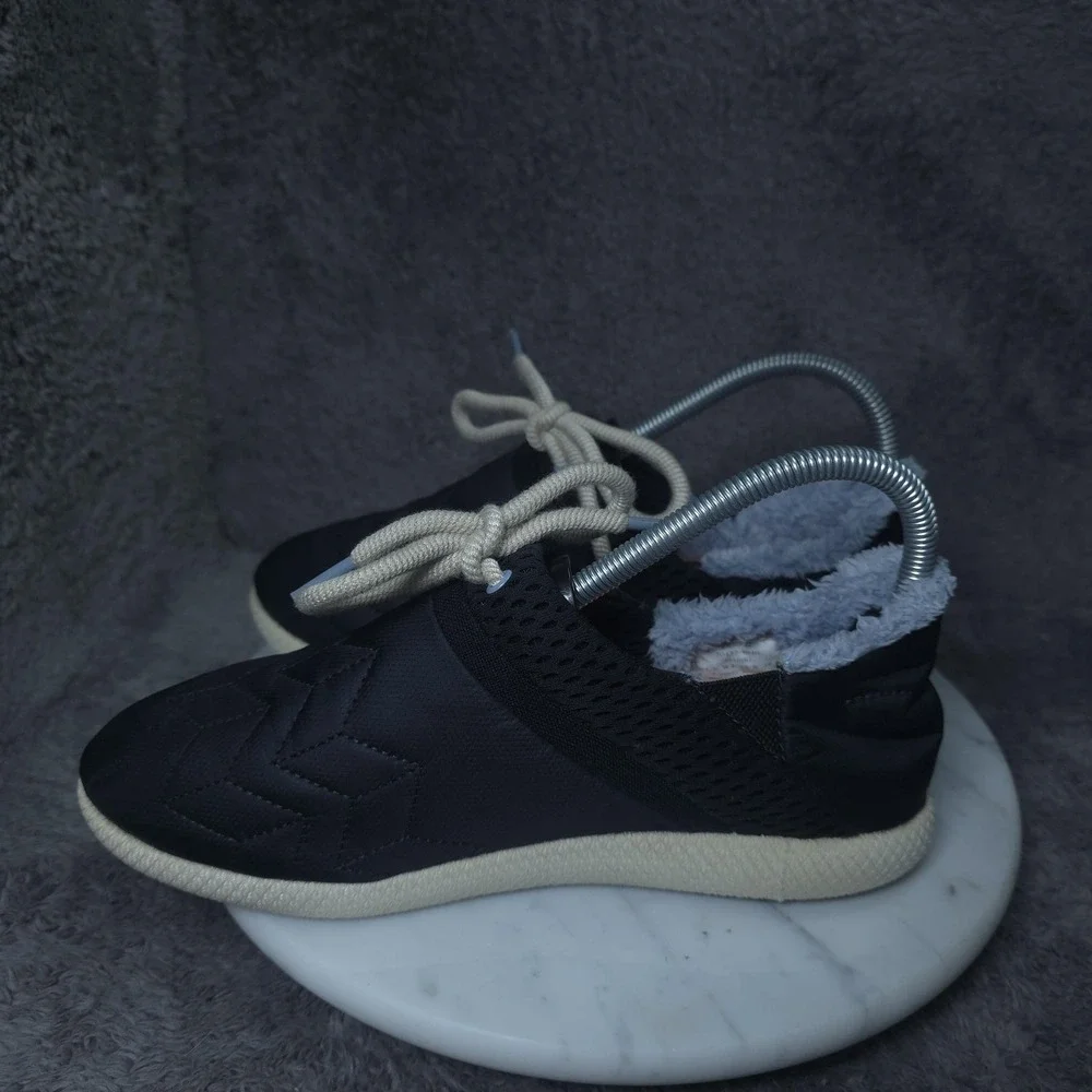 OluKai Shoes Womens Size 8 Black Quilted Faux Fur Lined Sherpa Sneakers Casual